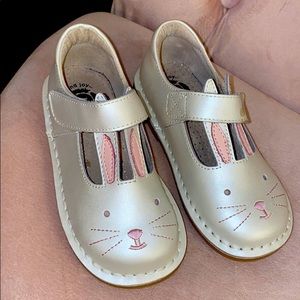 Livie & Luca bunny shoes - Size toddler 10 - NEW!